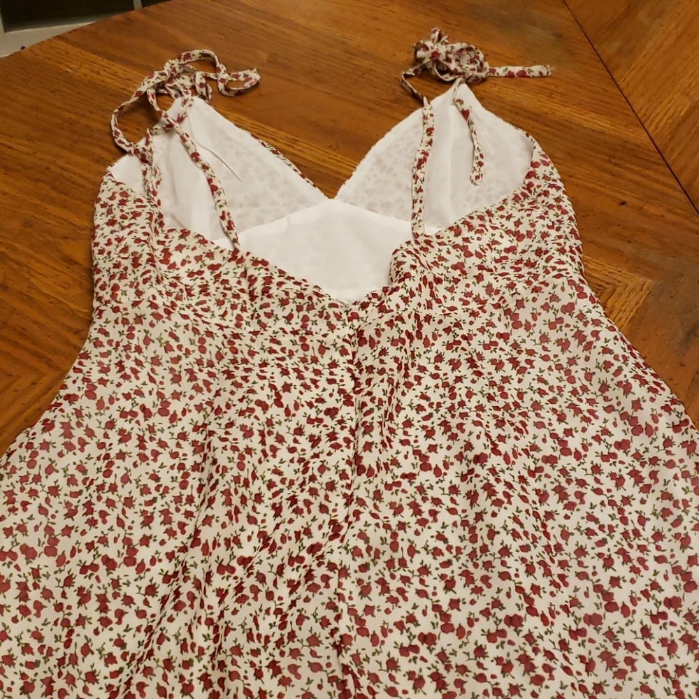 Dress - Picture 2 of 2